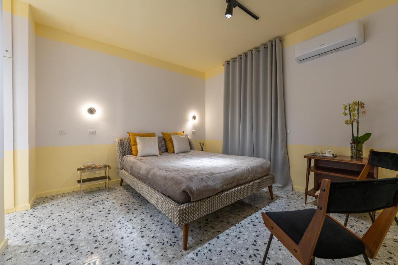 Bed and Breakfast Teatro Toledo 272 Neapel Exterior foto